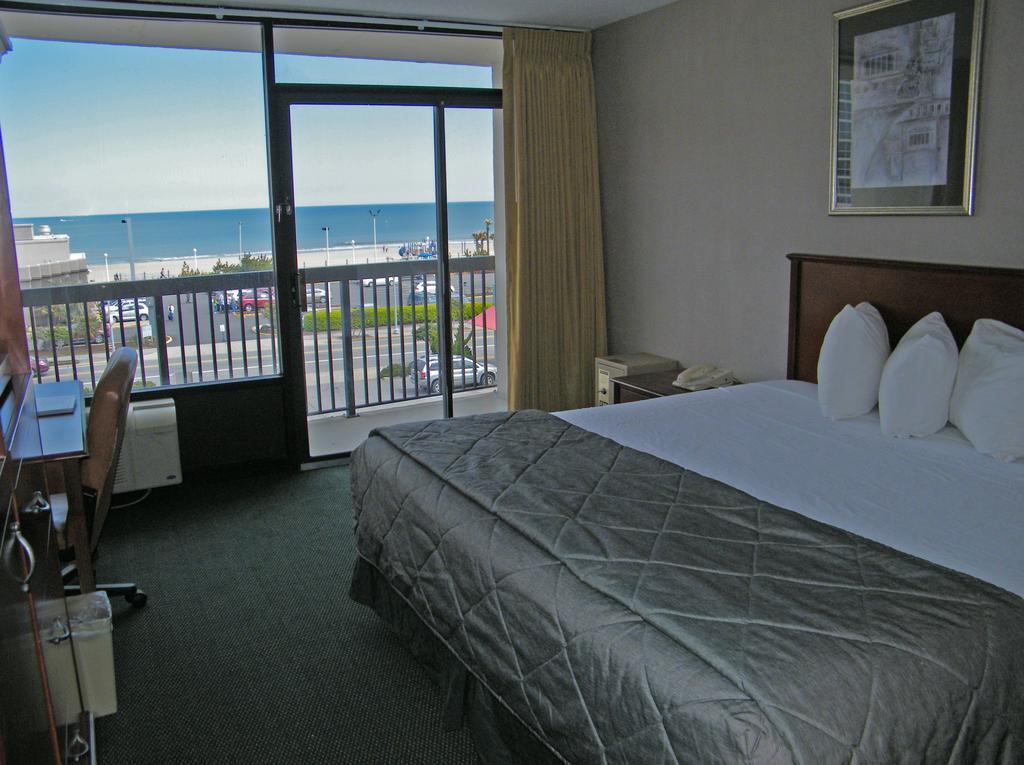 ホテル ネプチューン パーク イン バージニアビーチ 部屋 写真